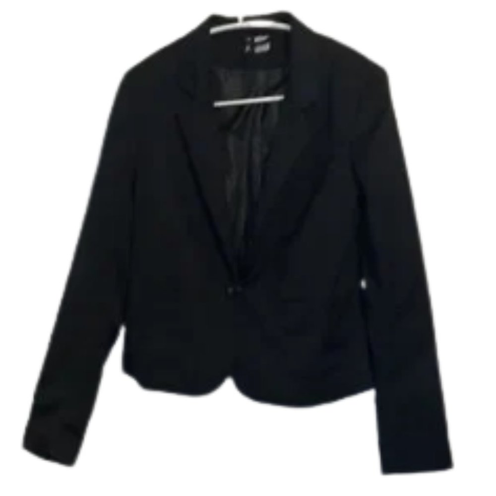 Divided H&M women’s short black one button jacket size 6